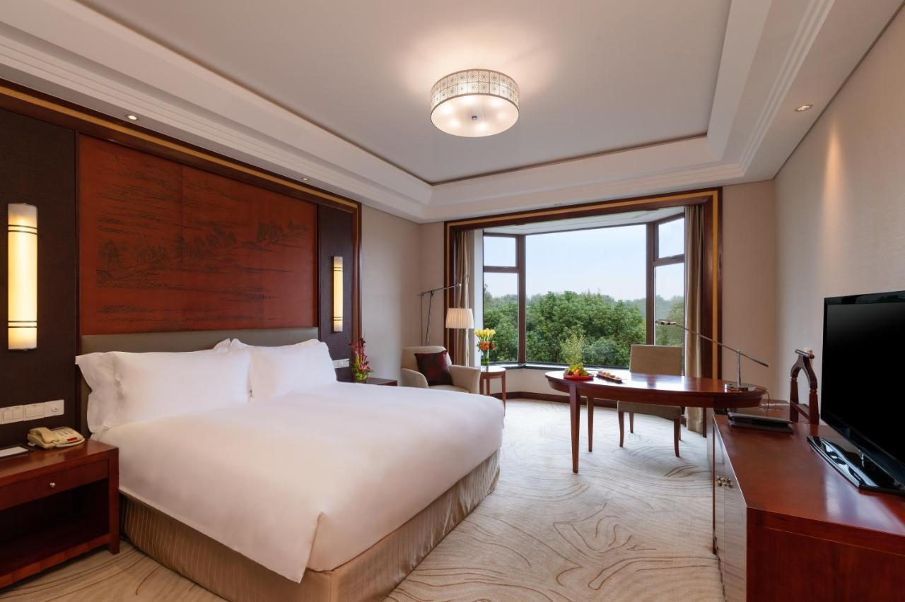 Sofitel Hangzhou Westlake - Few Steps To West Lake, With Panoramic Lake View Terrace Exterior photo