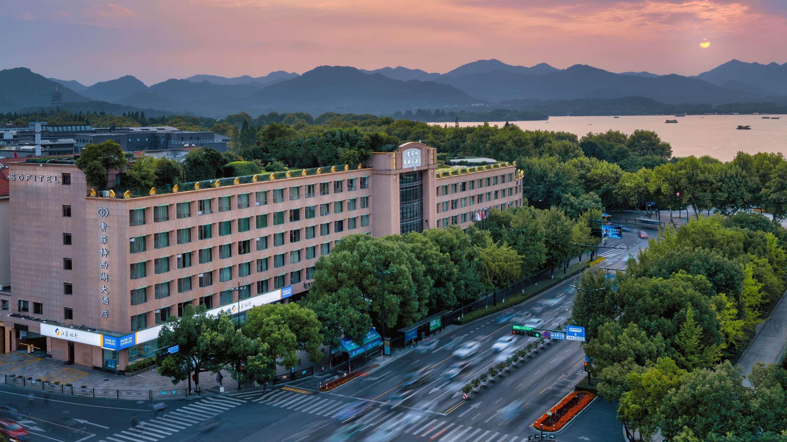 Sofitel Hangzhou Westlake - Few Steps To West Lake, With Panoramic Lake View Terrace Exterior photo
