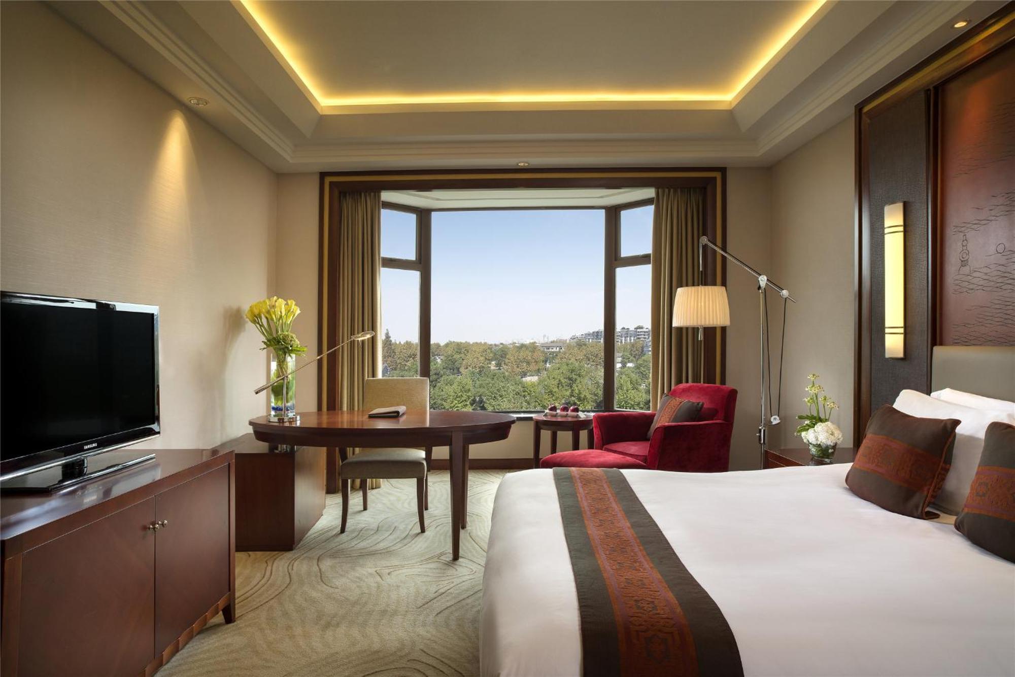 Sofitel Hangzhou Westlake - Few Steps To West Lake, With Panoramic Lake View Terrace Room photo