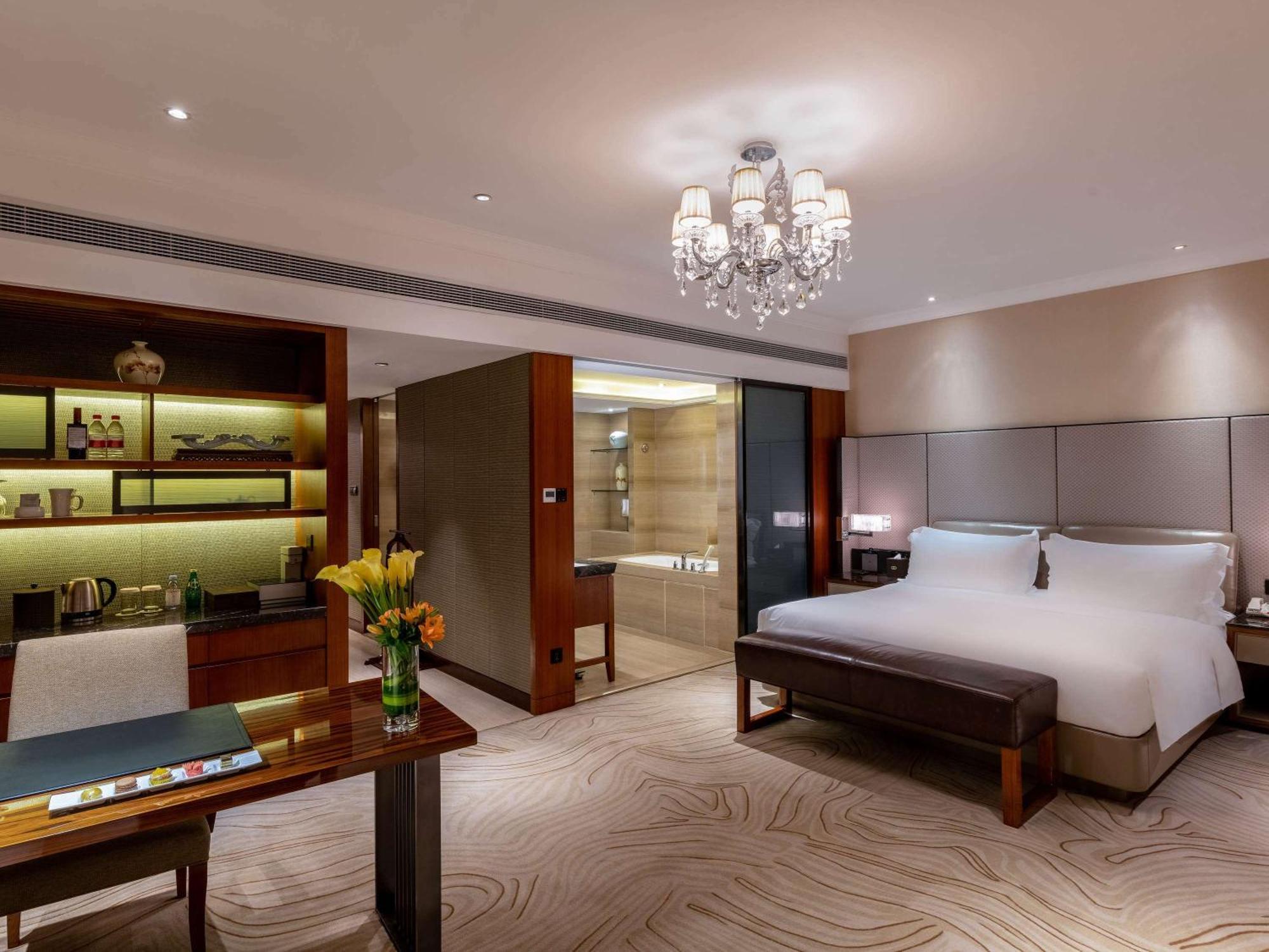 Sofitel Hangzhou Westlake - Few Steps To West Lake, With Panoramic Lake View Terrace Exterior photo