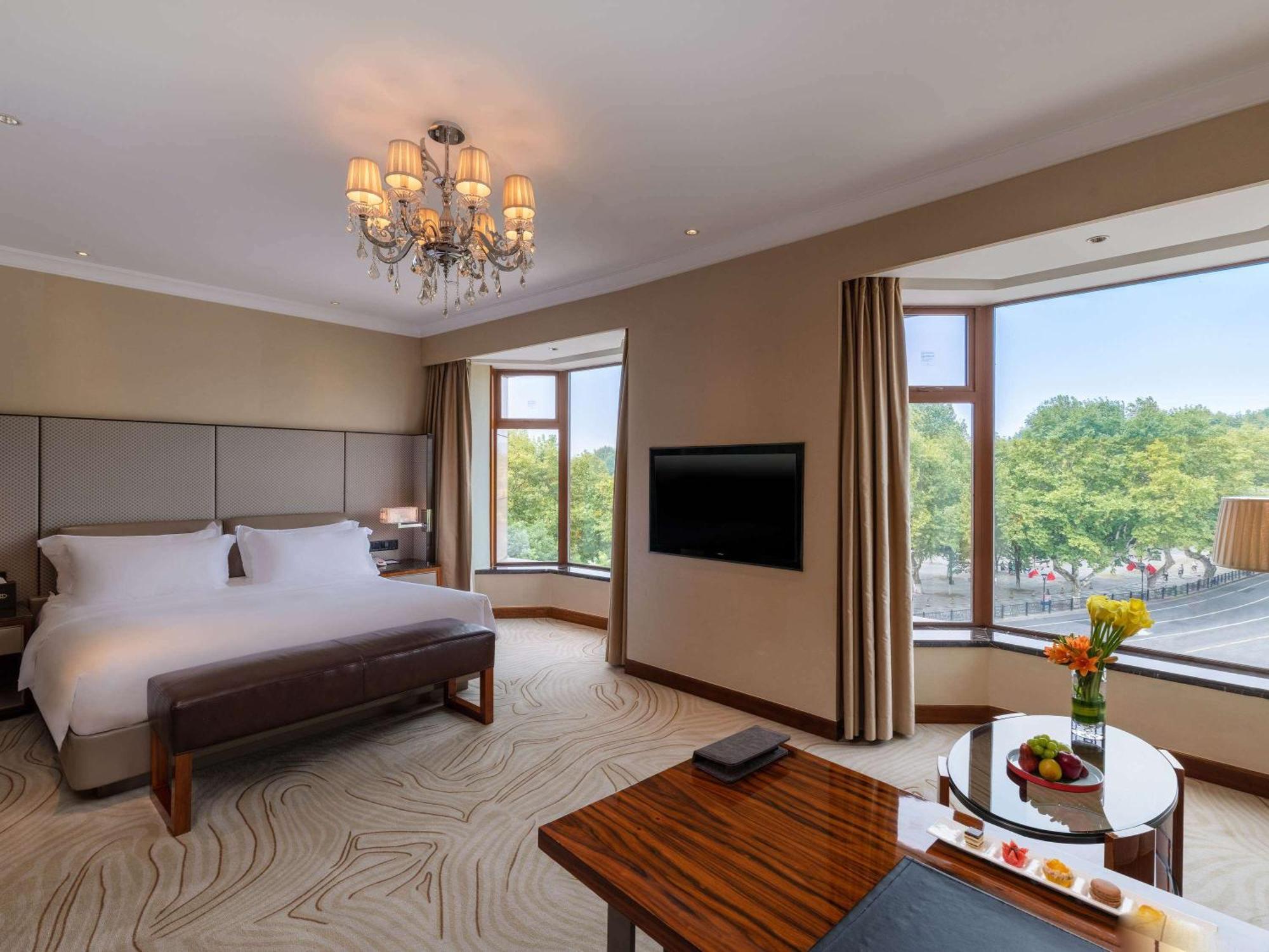 Sofitel Hangzhou Westlake - Few Steps To West Lake, With Panoramic Lake View Terrace Exterior photo