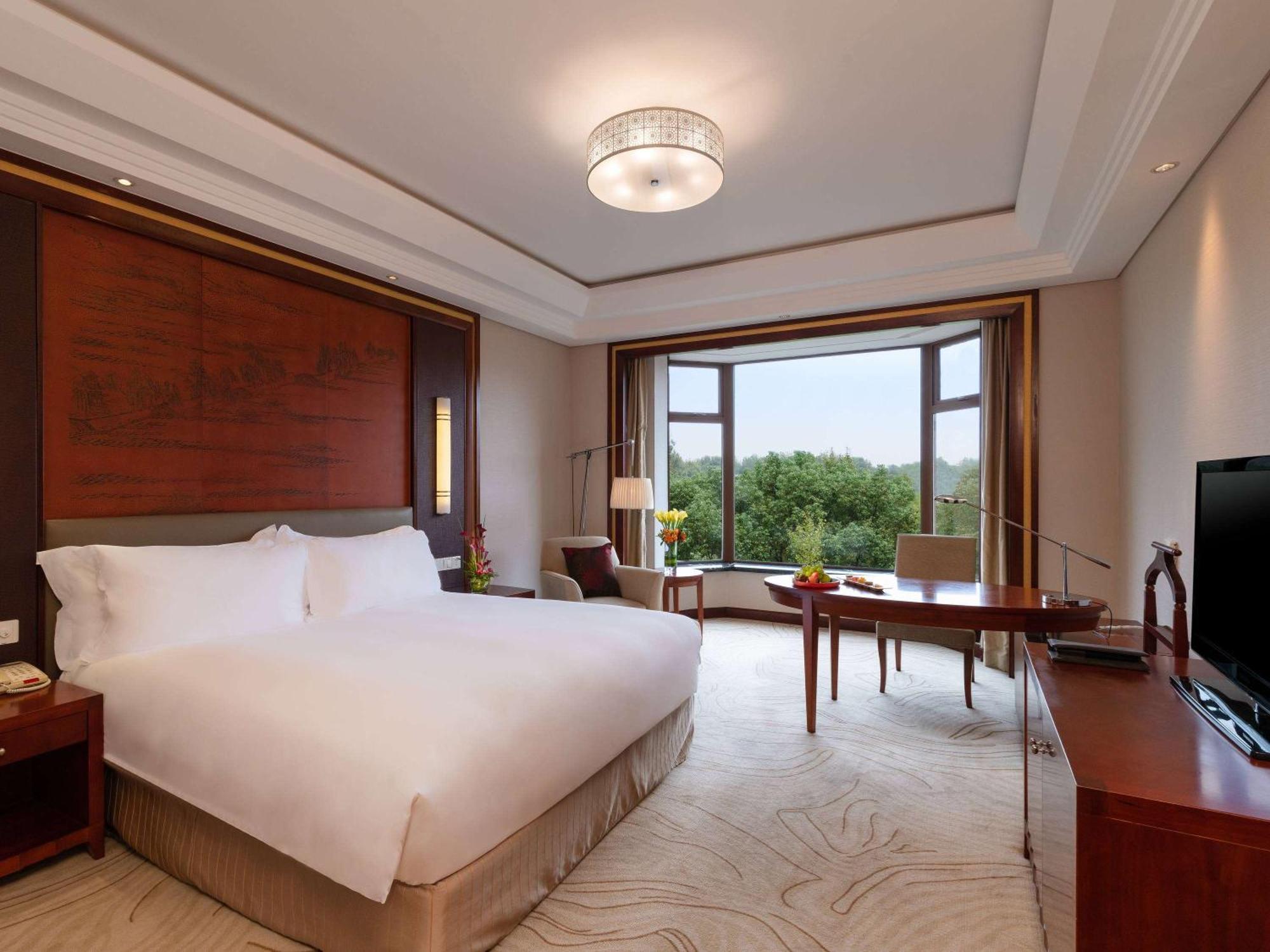 Sofitel Hangzhou Westlake - Few Steps To West Lake, With Panoramic Lake View Terrace Exterior photo