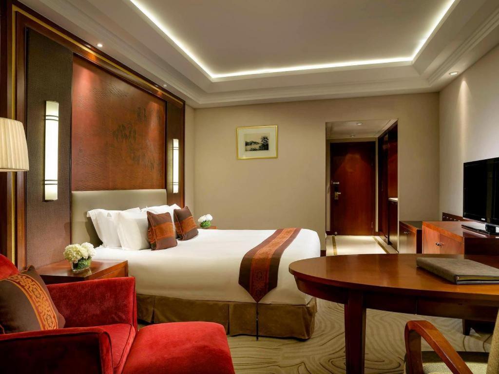 Sofitel Hangzhou Westlake - Few Steps To West Lake, With Panoramic Lake View Terrace Exterior photo