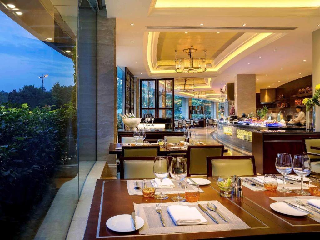 Sofitel Hangzhou Westlake - Few Steps To West Lake, With Panoramic Lake View Terrace Exterior photo